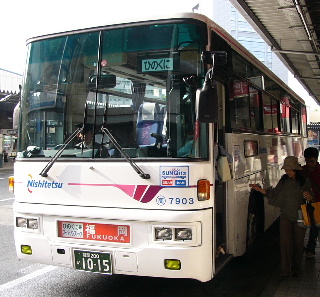 博多行バス。