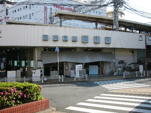 阪神御影は昔ながらの駅前。