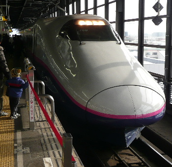 新幹線「はやて」。東北新幹線のエース。