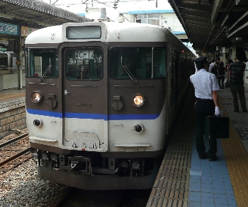 岡山〜広島で乗った電車。快適。