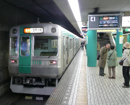 こんな電車まで奈良へ乗り入れです。
