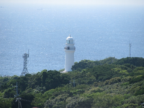潮岬灯台。