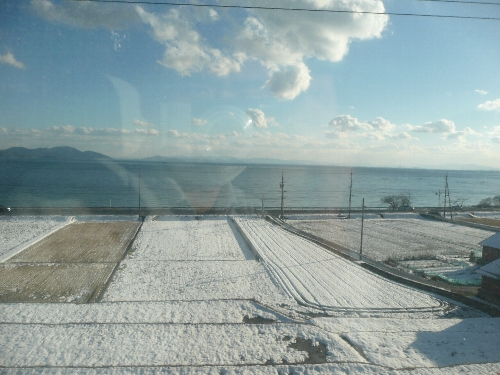 琵琶湖も雪景色です。