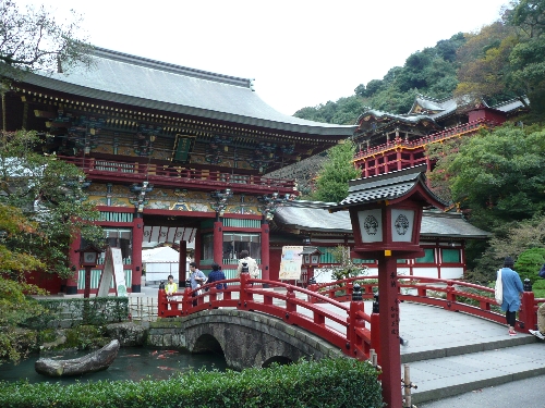 祐徳稲荷神社の門とご本殿。