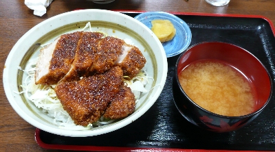 ソースカツ丼（\945）。